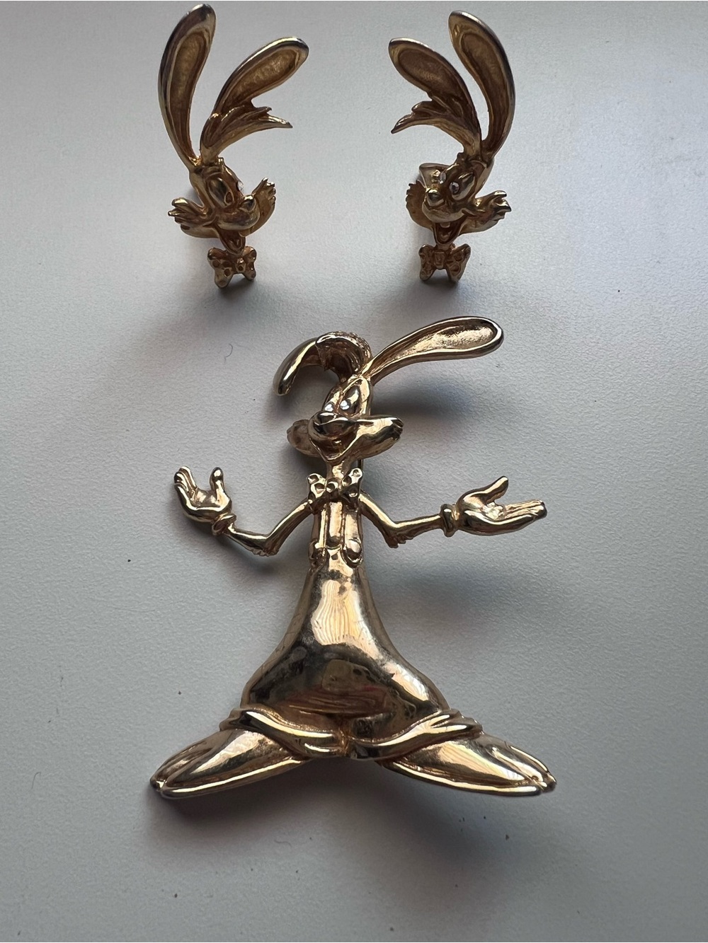 Vintage Wendy Gell Disney Amblin Gold Plated Roger Rabbit Brooch and Earrings